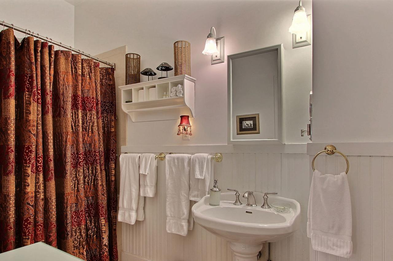 Royal Palm Suite